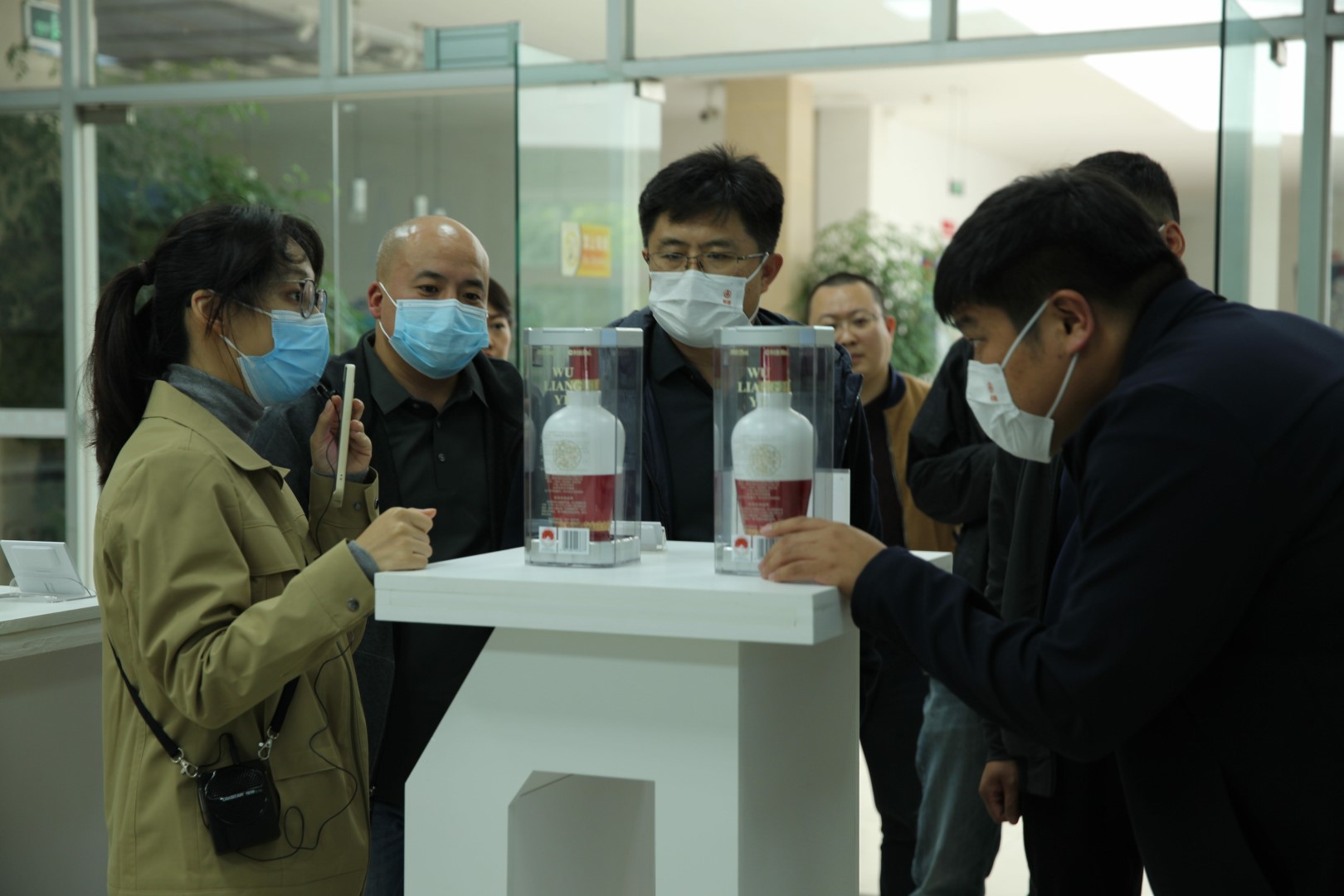 永不分梨公司一行莅临信息化公司参观交流